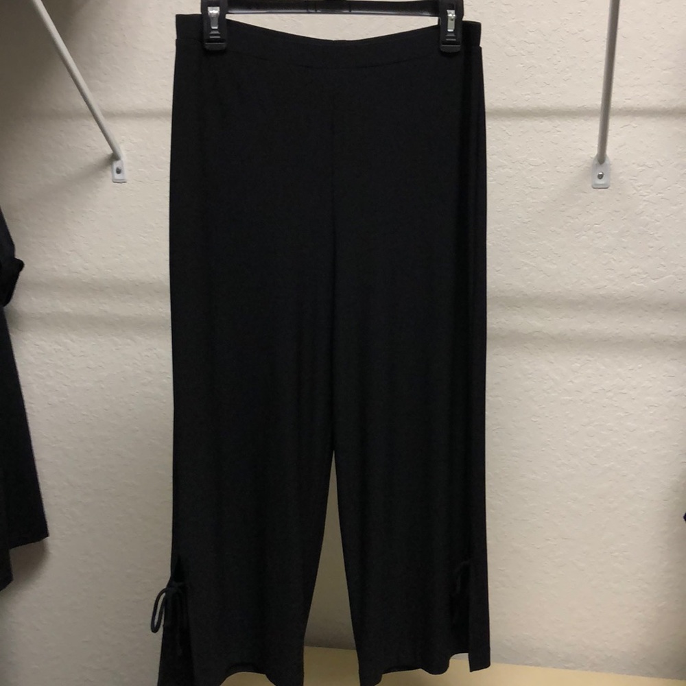 Frank Lyman Black Crop Pants Size 8